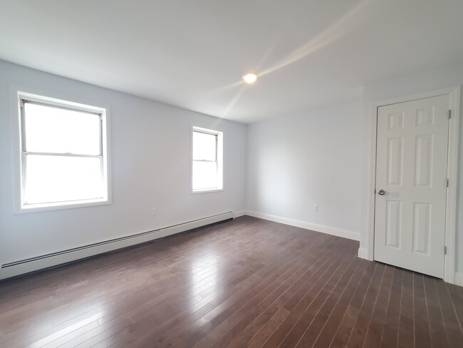45 Fleming Ave 3