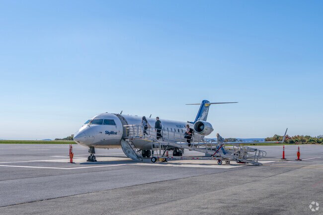 John Murtha Johnstown–Cambria County Airport, 11 miles away, offers flights to major hubs.