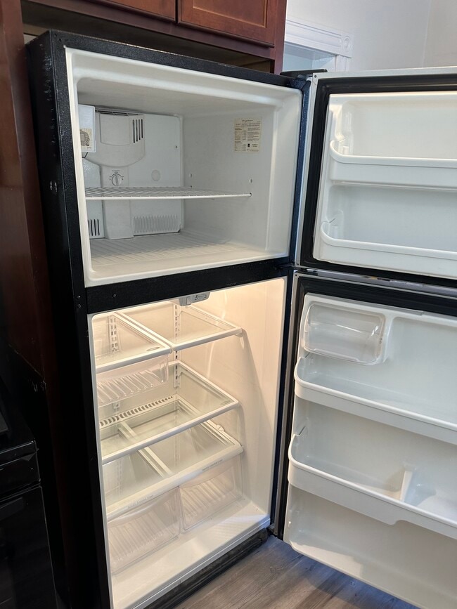 619 French St, Farrell, PA 16121 - photo 6