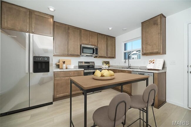 103 Cardow Dr, O'Fallon, MO 63368 - photo 2