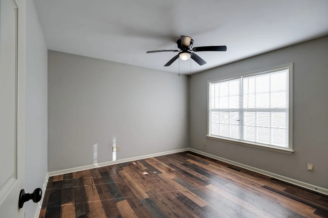 3009b Mackenzie Ln unit B, Columbia, TN 38401 - photo 4