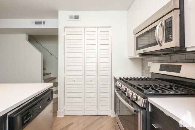 Grace and Sheffield Lofts unit 954-A102, Chicago, IL 60613 - photo 7