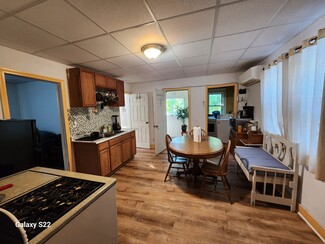 2619 Commor St, Hamtramck, MI 48212