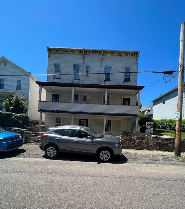 815 Eynon St, Scranton, PA 18504