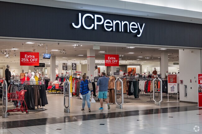 North Pointe Woods locals love to shop at nearby Glennbrook Square Mall in Fort Wayne.