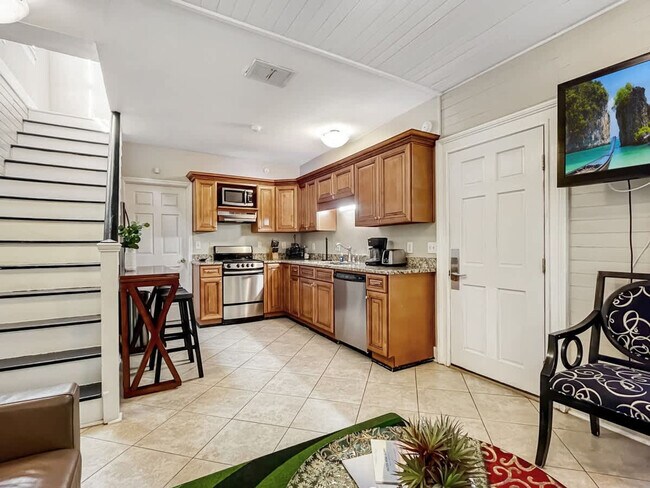 209 W Bolton St unit ID1244818P, Savannah, GA 31401 - photo 7