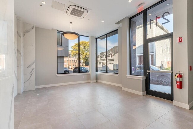 211 Green St unit 304, Jamaica Plain, MA 02130 - photo 3