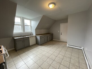 48 Pekin St Unit 3, Providence, RI 02908