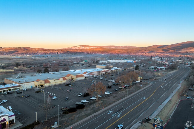 Safeway, Marshals, Ace Hardware and Walmart are the few major box stores available in Susanville.