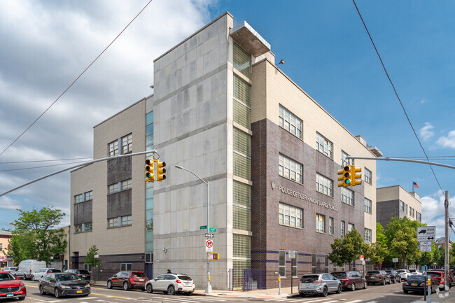 P.S. 239Q can be found on the intersection of Cypress Ave & Weirfield St.