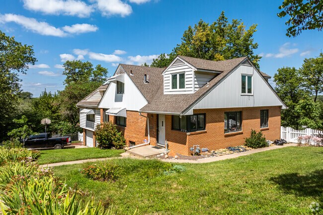 Some homes in Quinton Heights sit on very hilly terrain and have fenced back yards.