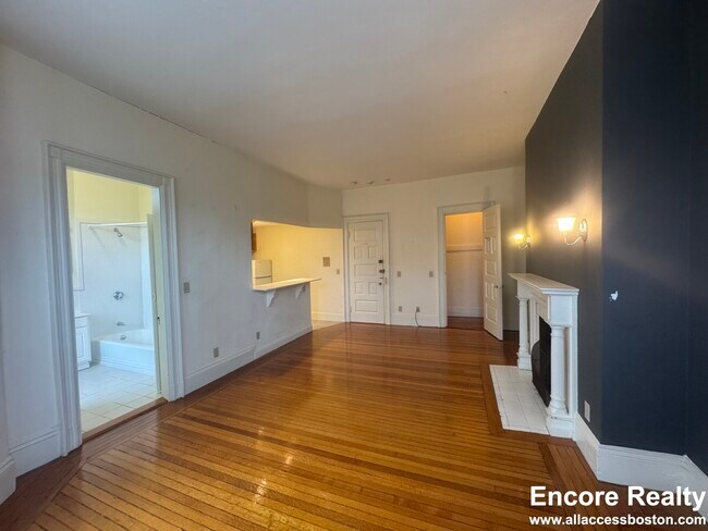 379 Commonwealth Ave unit 13, Boston, MA 02115 - photo 4