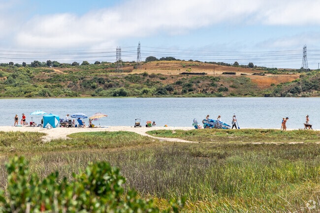 Bayshore Drive has public access to the lagoon in Hedionda Point and is a popular spot for paddling.