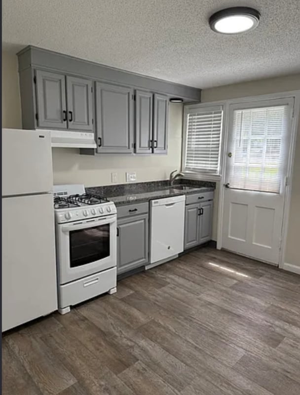 57 Mercury Ct Unit R1, West Springfield, MA 01089