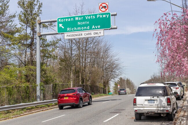 The Korean War Veterans Parkway is the main artery in Annadele.