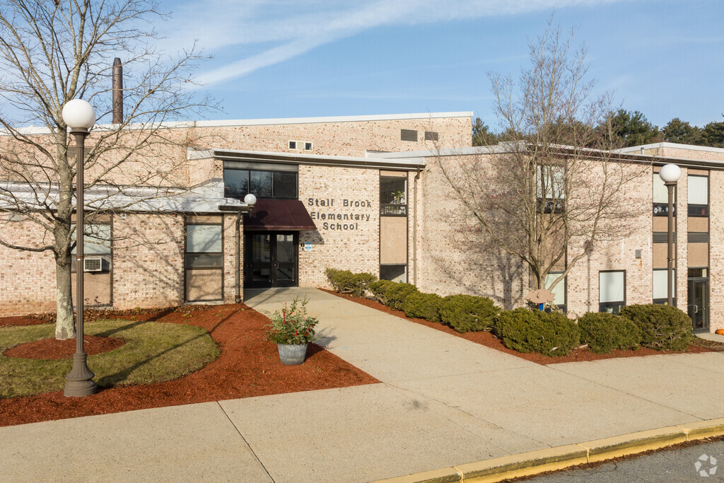 Students K-3 can attend Stall Brook Elementary School in Bellingham.