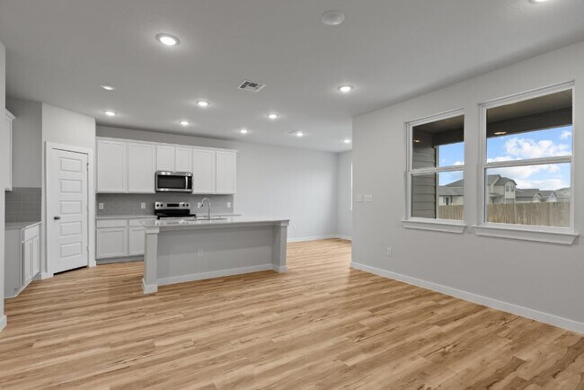 8103 Champion Creek, San Antonio, TX 78252 - photo 4