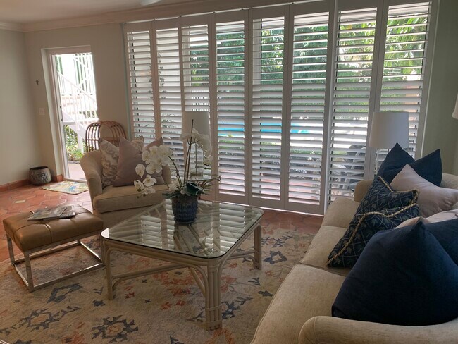 Living Room to Screened Porch