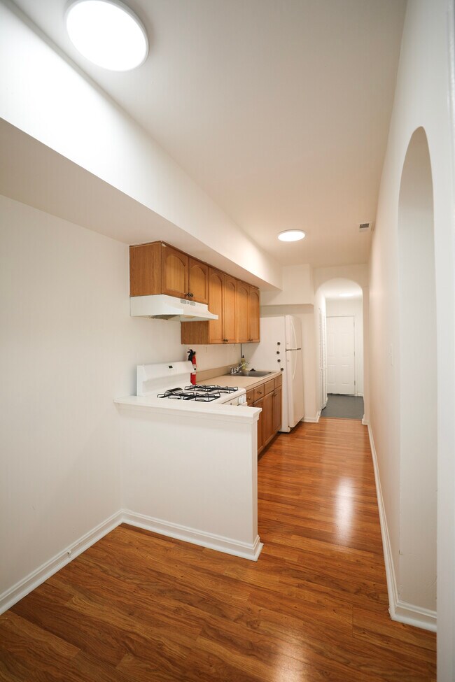 1305 Orren St NE unit 2, Washington, DC 20002 - photo 2