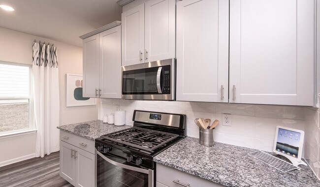 1572 Purple Coneflower Ave unit 37076944, Mableton, GA 30126 - photo 4