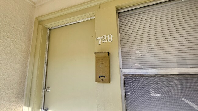 728 S Carondelet St unit 728, Los Angeles, CA 90057 - photo 4