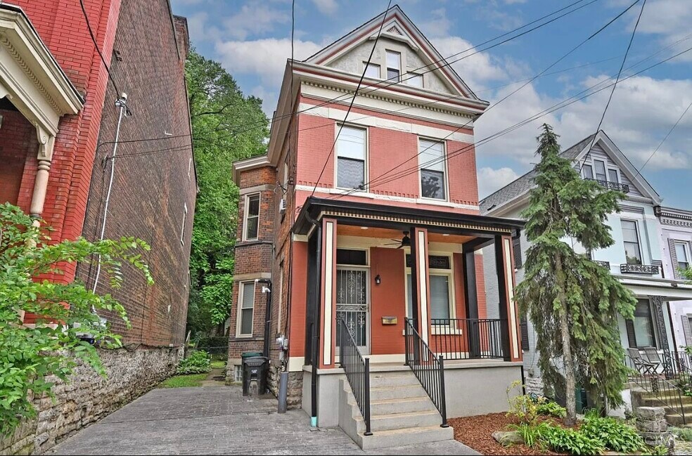 133 Parker St unit 2, Cincinnati, OH 45219 - photo 1