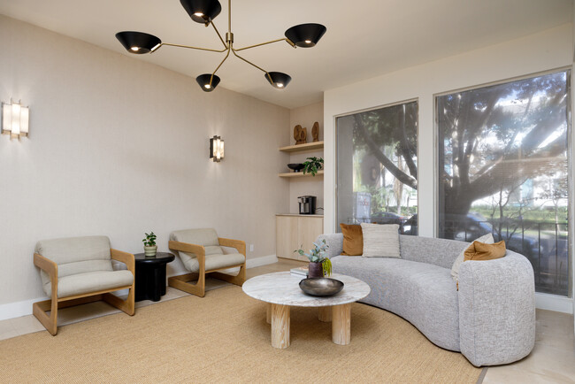 291 S Euclid Ave unit 210, Pasadena, CA 91101 - photo 2