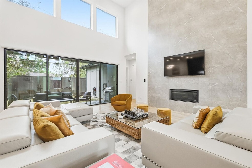 3714 Highgrove Dr unit ID1353128P, Dallas, TX 75220 - photo 1