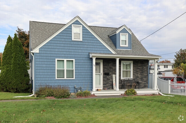 Cozy Cape Cod homes are abundant in Sandy Hill.