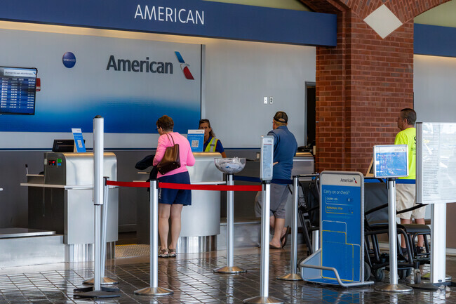 Book your next flight from Roanoke Airport, just minutes from Roundhill.