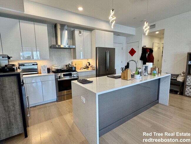 25 W 5th St, Boston, MA 02127 - photo 7