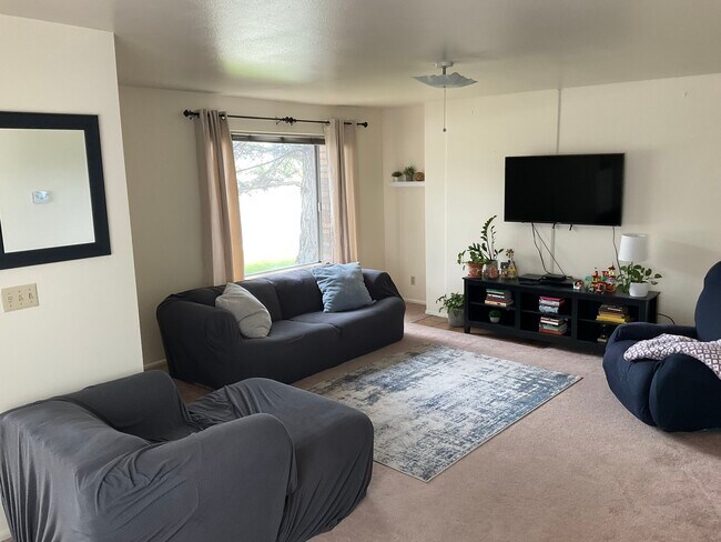 502 W 1720 N unit 502 west 1720 north, Provo, UT 84604 - photo 3