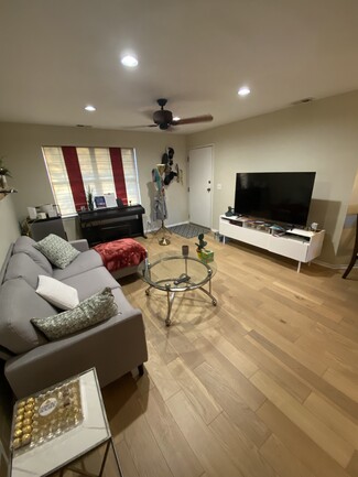 120 E Winchester Rd Unit C, Libertyville, IL 60048
