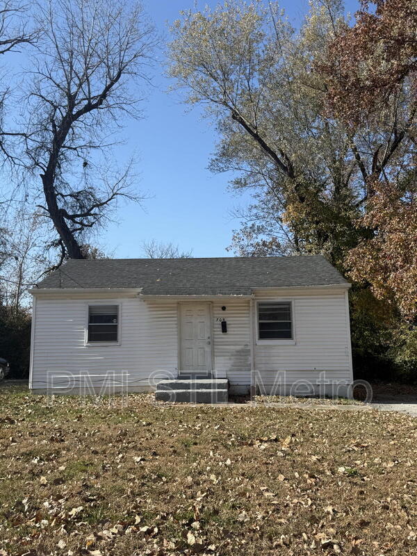 705 Beardsley Ct, Ferguson, MO 63135