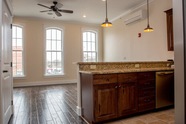 128 E Main St unit 2A, Springfield, OH 45502 - photo 3