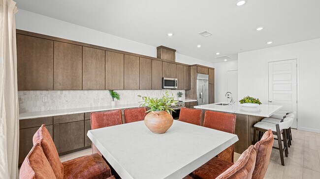 10381 Diana Summit St, Las Vegas, NV 89143 - photo 7