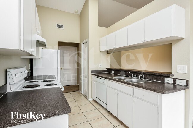 122 Brandy Chase Blvd, Winter Haven, FL 33880 - photo 6