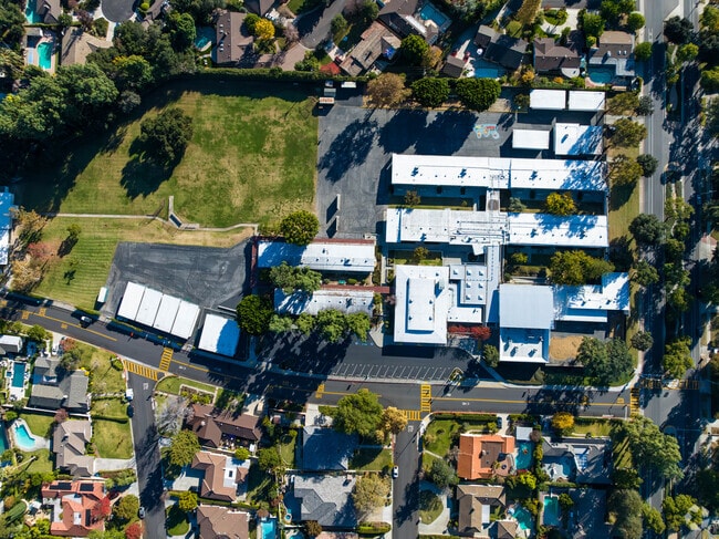 Highland Oaks Elementary School is located in the mountains of San Gabriel in Arcadia.