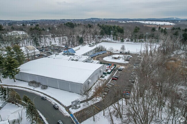 Solomon Schechter is located in Oak Hill.