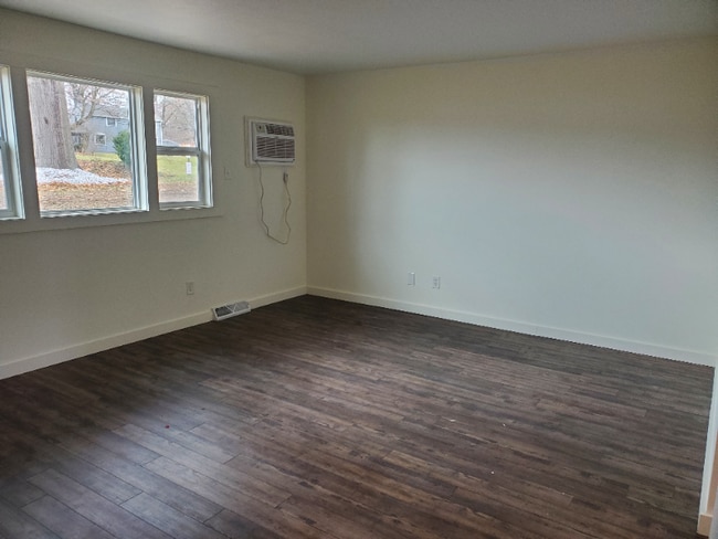 4707 Kent Rd unit 1-4, Kent, OH 44240 - photo 4