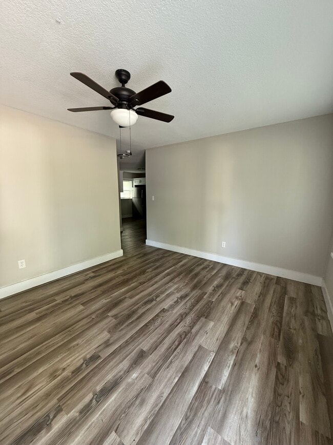 468 N Locust St unit 2, Florence, AL 35630 - photo 6