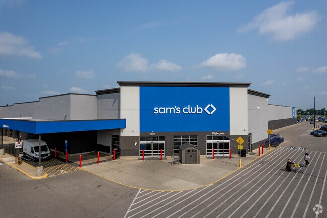 Larger Sweetwater families may find it more convenient to shop at the nearby Sam's Club.