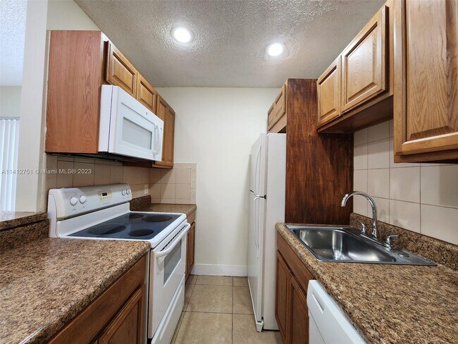 6 Crossings Cir unit H, Boynton Beach, FL 33435 - photo 3