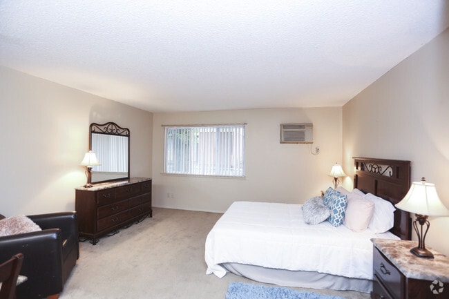 Raintree Apartments, Topeka, KS 66614 - photo 3