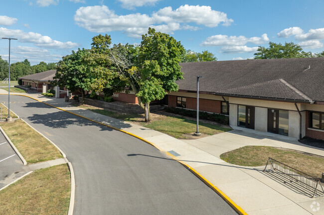 Riverview Elementary School features a wide looping drive for easy pickups and drop-offs.