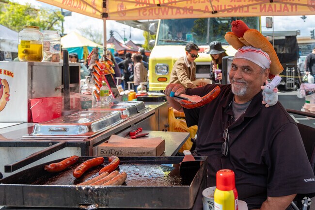 Livermore Sunday Farmer's Market offers freshly made hotdogs with warm buns.