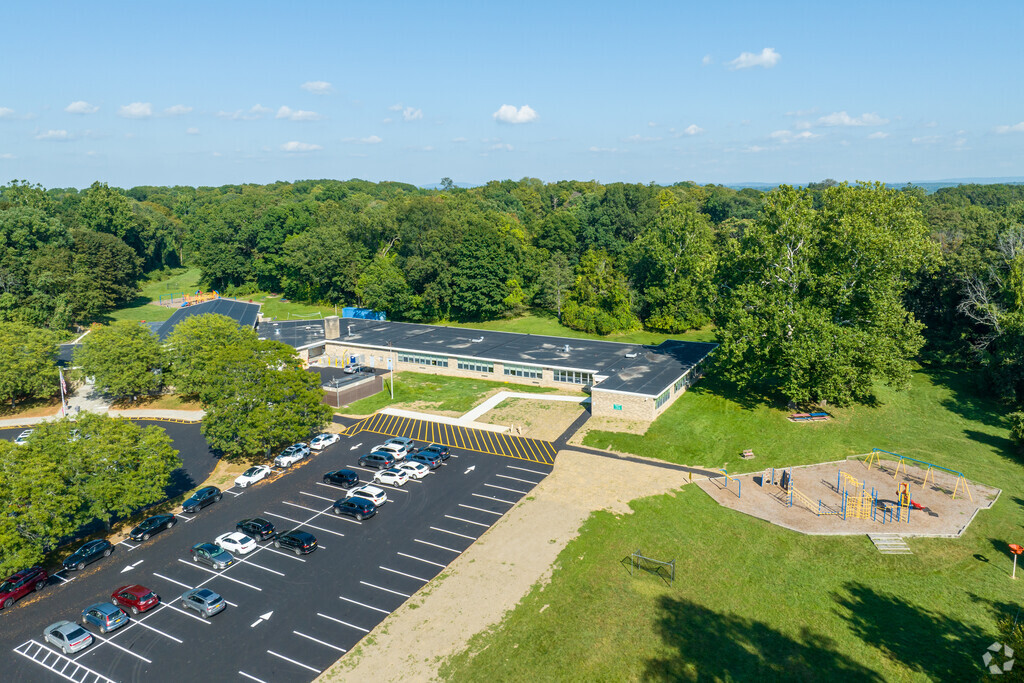 Oak Grove Elementary School is a great home for kids to learn.