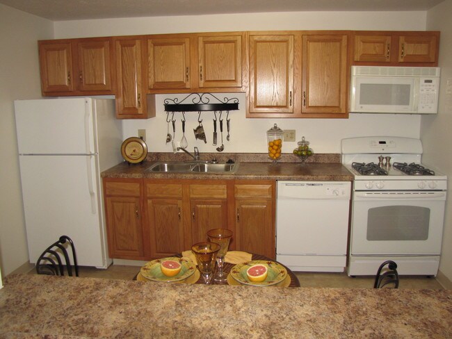 Islander Apartments, Middleburg Heights, OH 44130 - photo 7
