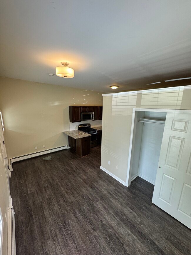 34 N North Shore Dr unit 1, Lake Orion, MI 48362 - photo 2