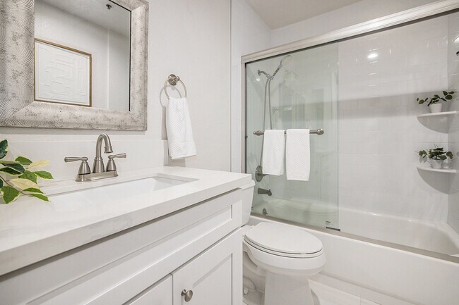 5605 Friars Rd unit 270, San Diego, CA 92110 - photo 6